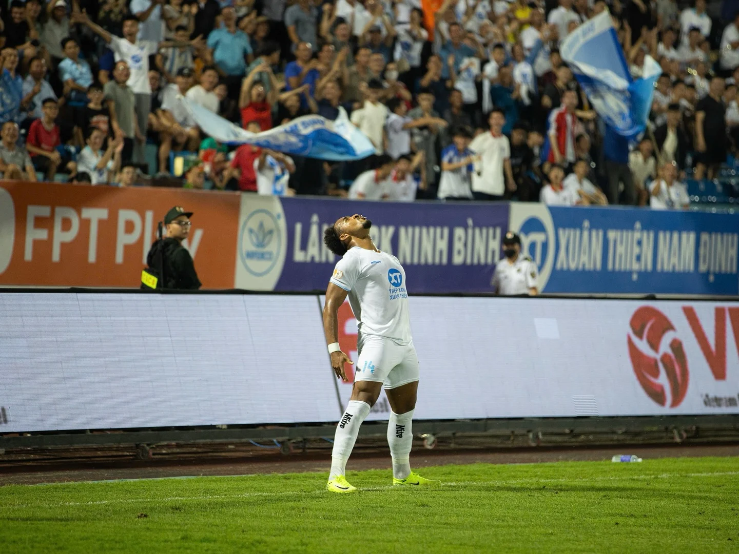 Nguyễn Xuân Son tuyên bố thẳng 1 điều tại Thép xanh Nam Định